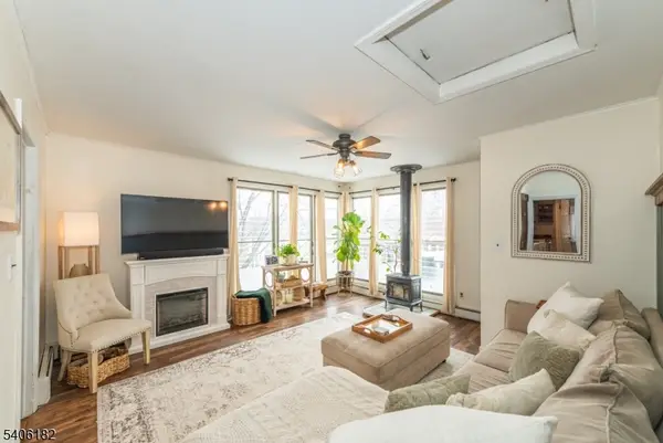 3 Bear Pond Trl, Hopatcong Boro, NJ 07821