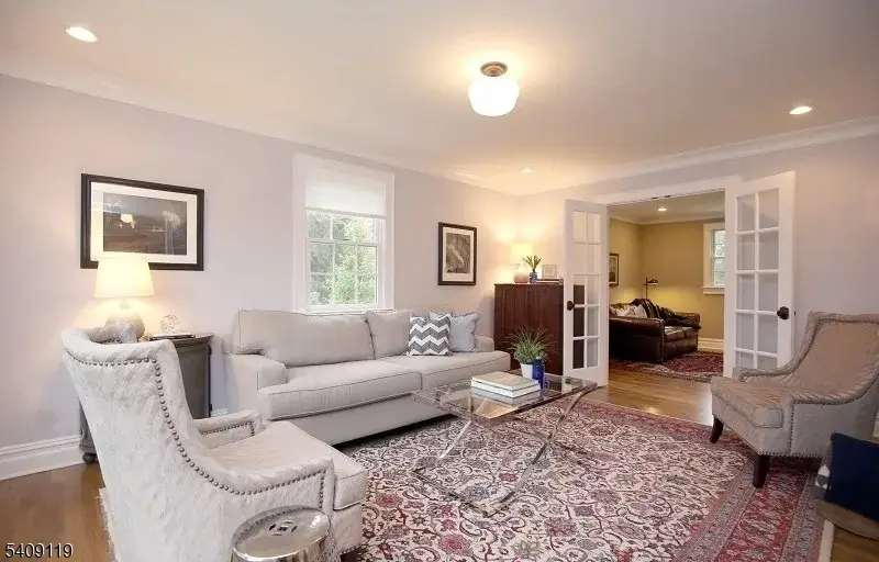 15 Canterbury Ln, Millburn, NJ 07078 - #3