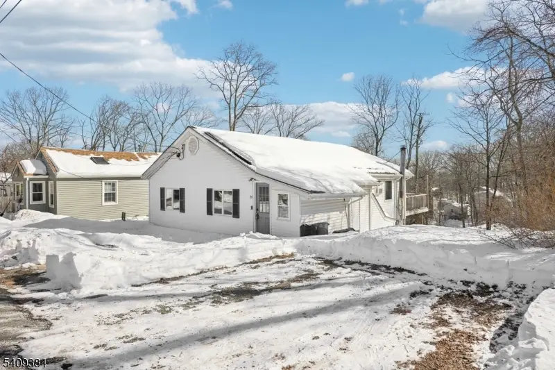 29 Roosevelt Trl, Hopatcong, NJ 07843 - #3