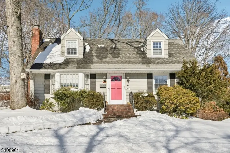 27 Archung Rd, Packanack Lake, NJ 07470 - #1