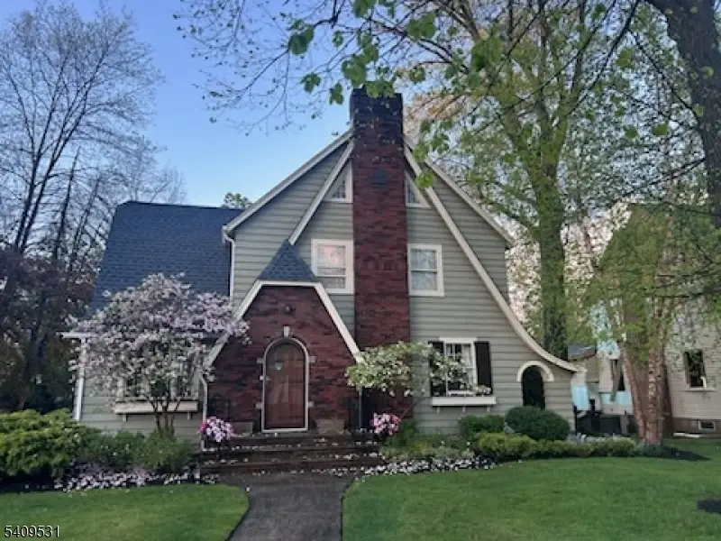 28 Hampton Rd, Cranford, NJ 07016 - #2