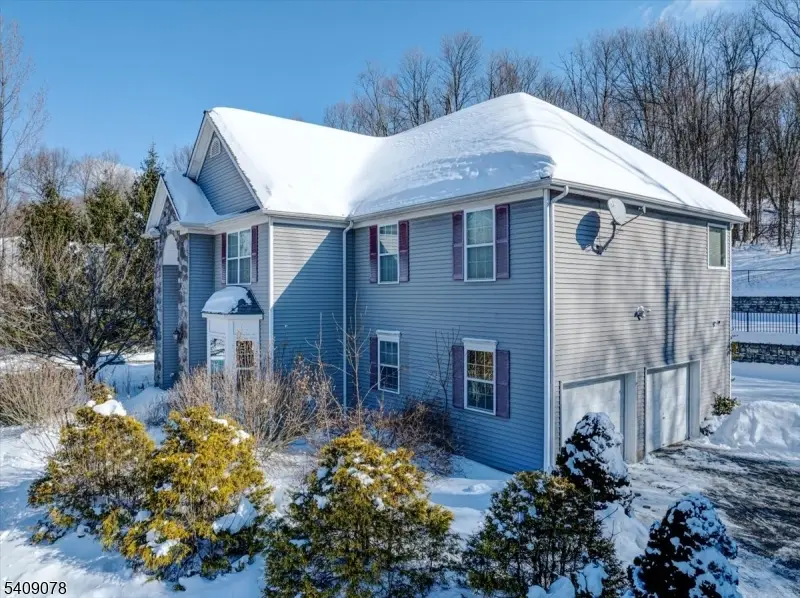 5 Upper Plateau Dr, Highland Lakes, NJ 07462 - Image #2