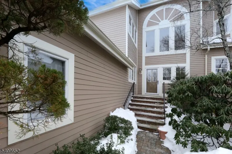 7 Coniston Ct, Preakness, NJ 07470 - Image #2