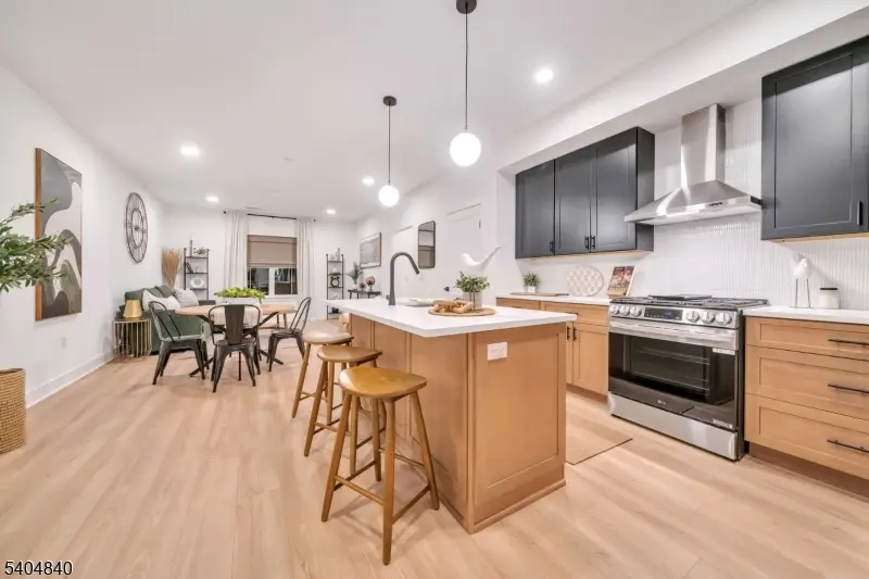 301 Encampment Ct, Towaco, NJ 07082 - Image #1