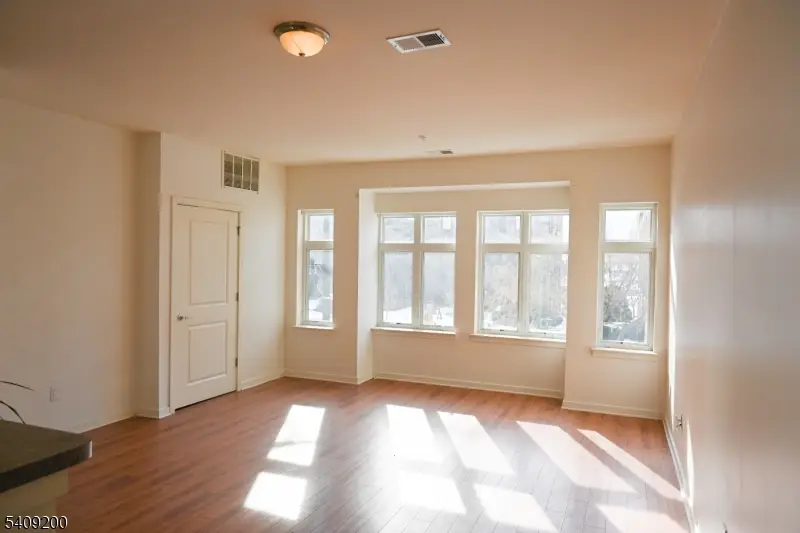 350 S Broad Street #207, Trenton, NJ 08608 - Image #2