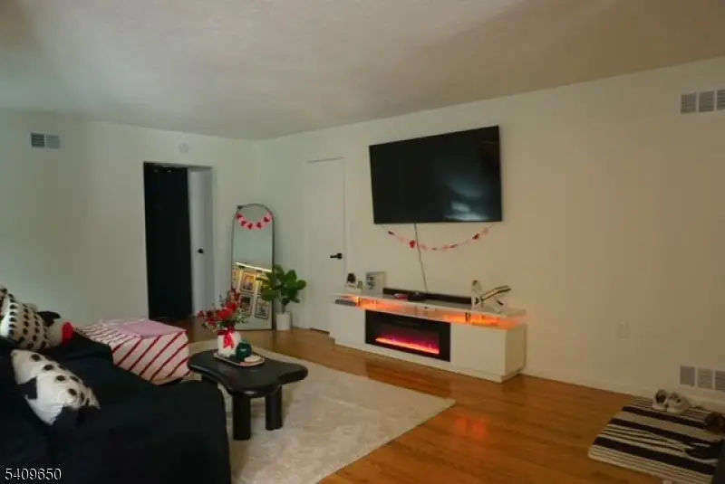 2007A Stonegate Ln, Stanhope, NJ 07874 - #3