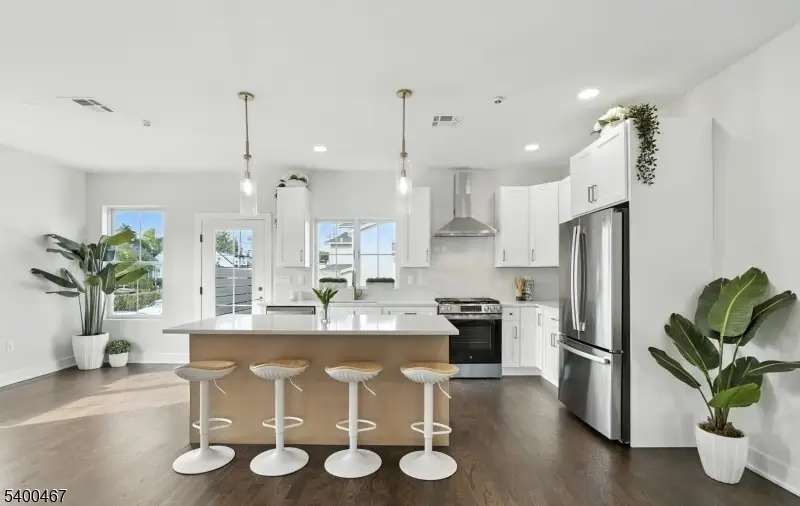 192 Canterbury Ave, North Arlington, NJ 07031 - Image #3