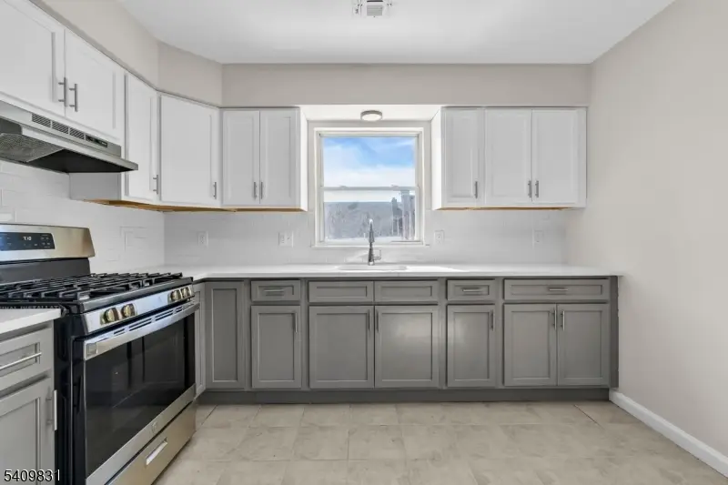 822 S 19th St, Newark, NJ 07108 - #3