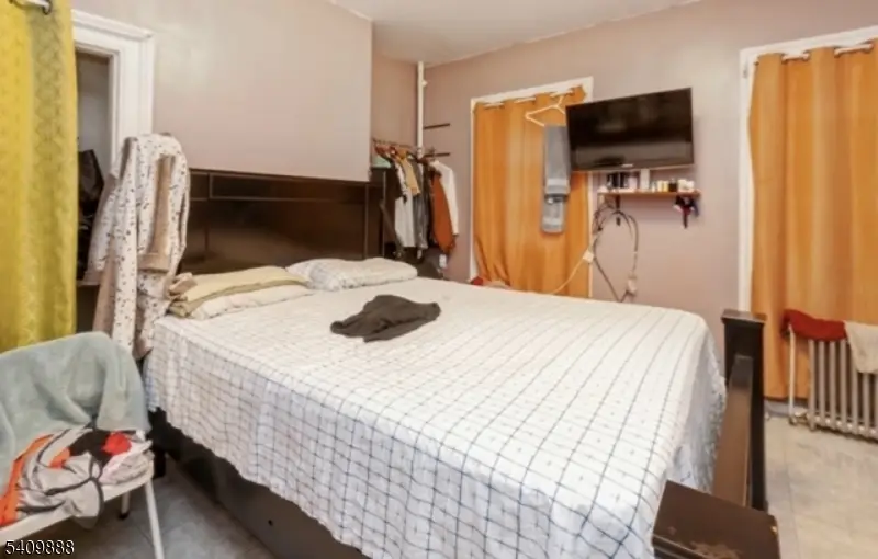 148 Barclay St, Paterson, NJ 07503 - #3