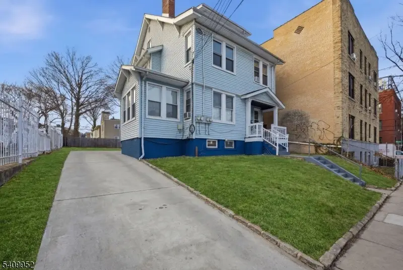 575-577 Sand Ford Ave, Newark, NJ 07106 - Image #2