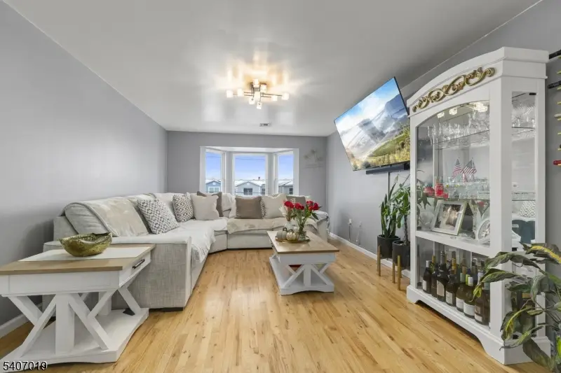 530 Broadway, Elizabeth, NJ 07206 - #3