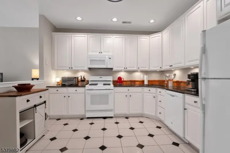 25 Rock Creek Woods Dr, Lambertville, NJ 08530 - #3