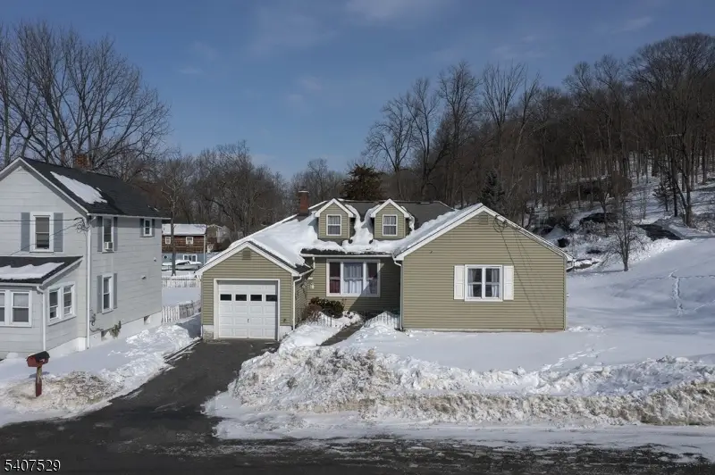 21 Spring St, Ogdensburg, NJ 07439 - #1