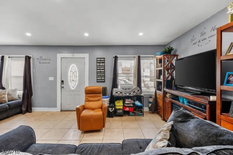 280 8th Ave, Paterson, NJ 07514 - #2