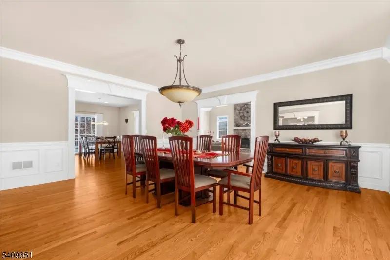 4 Steinbeck Ct, Alexandria, NJ 08848 - #3