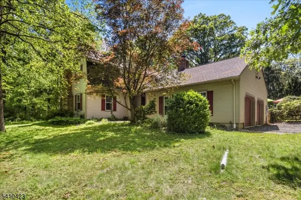 64 Hogback Rd, Franklin Twp., NJ 08867