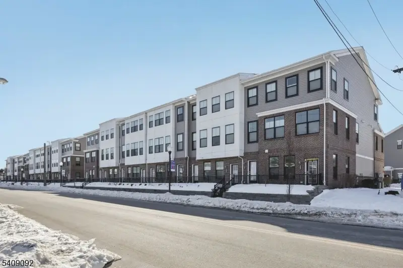 379 Main St, Singac, NJ 07424 - #1