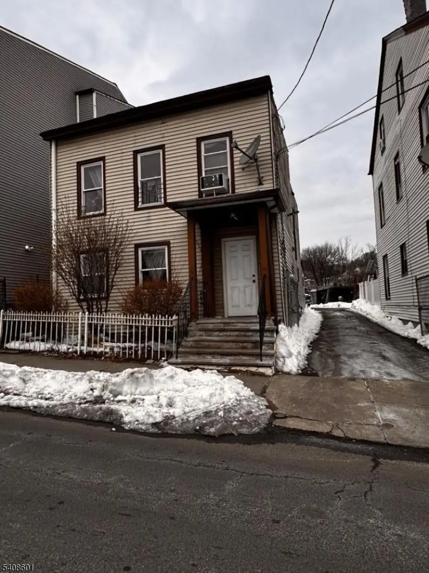 51 Ryle Ave, Paterson, NJ 07502 - Image #1