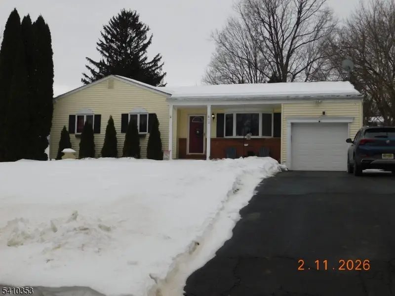 128 College View Dr, Hackettstown, NJ 07840 - #1