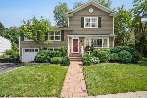 120 Center Ave, Chatham Boro, NJ 07928