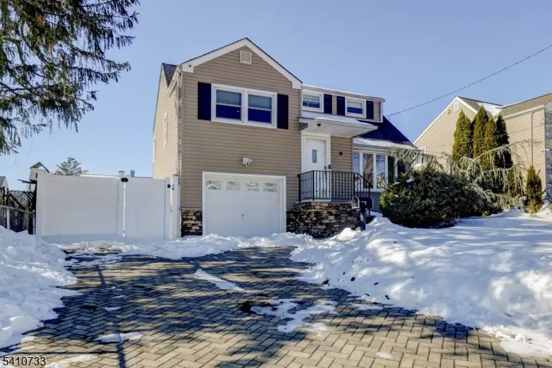 3 Carter Pl, Sayreville, NJ 08859 - Image #2