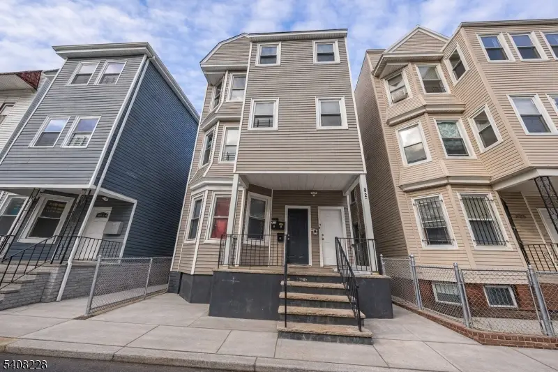 327 S 19th St, Newark, NJ 07103 - #1