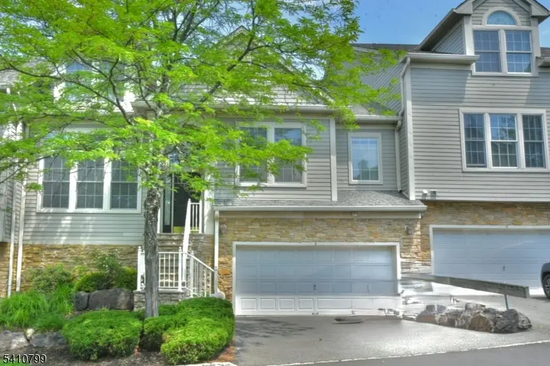 3 Skyview Dr, North Haledon, NJ 07508 - #1