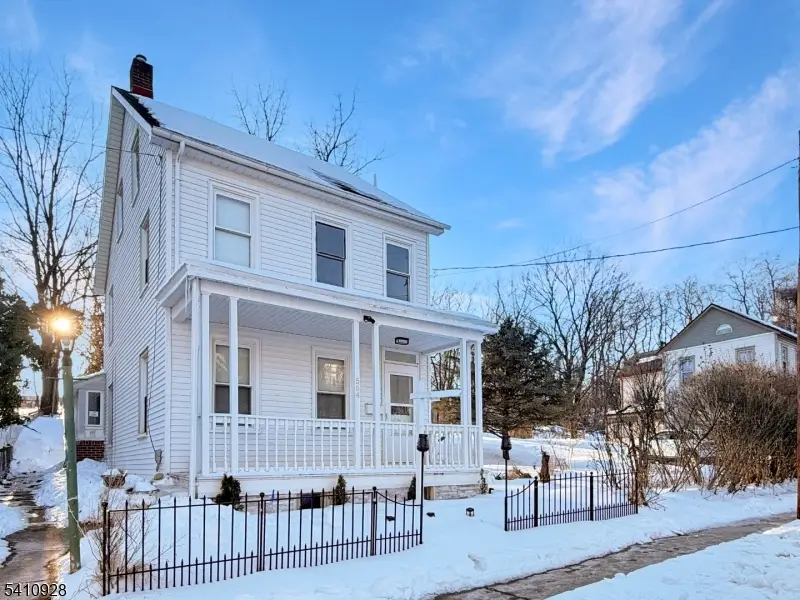 564 Warren St, Phillipsburg, NJ 08865 - #1