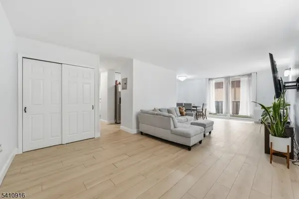 704-712 N Broad St #3C, Elizabeth City, NJ 07208