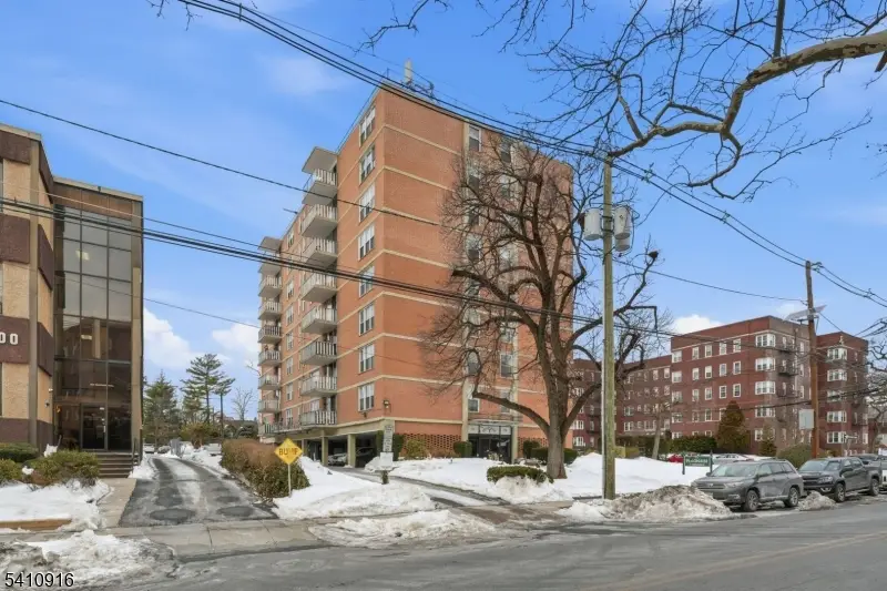 704-712 N Broad St #3C, Elizabeth, NJ 07208 - #3