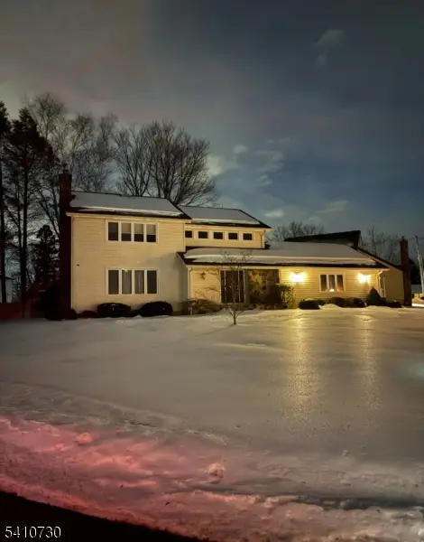 2 Edith Ct, East Hanover Twp., NJ 07936