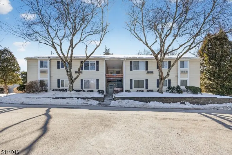 5 Steeplechase Ct, Somerset, NJ 08873 - #2