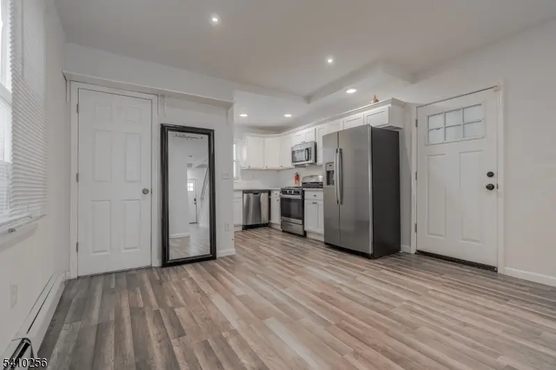 562 S 18th St, Newark, NJ 07103 - #3