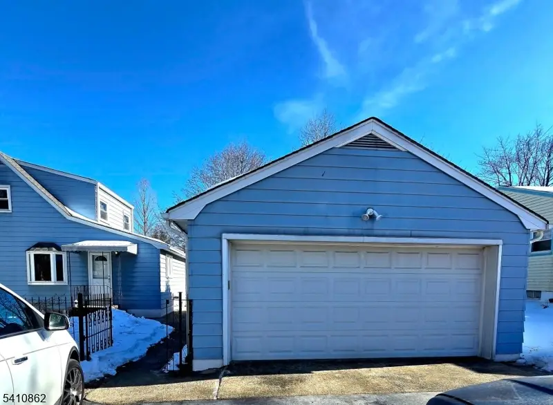 111 Central St, Manville, NJ 08835 - #2