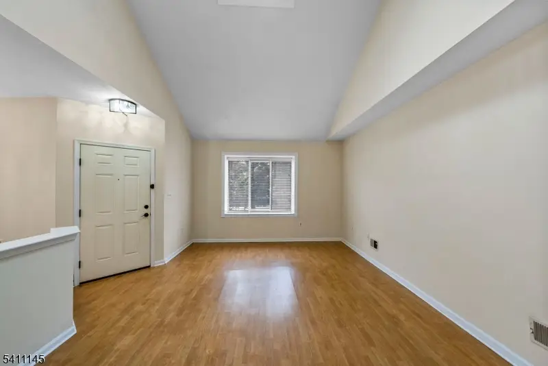 36 Cherrywood Dr, Franklin Township, NJ 08873 - #3