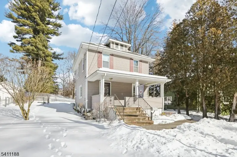 63 W Airmount Rd, Mahwah, NJ 07430 - #2