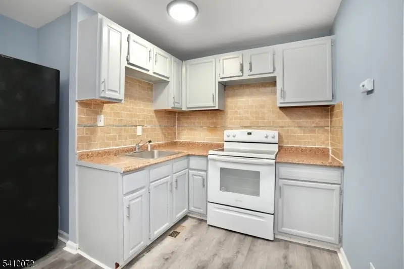 51 Demarest St, Newark, NJ 07112 - #3