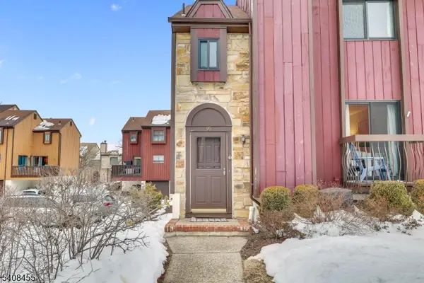 95 Wimbledon Sq, Washington Twp., NJ 07853