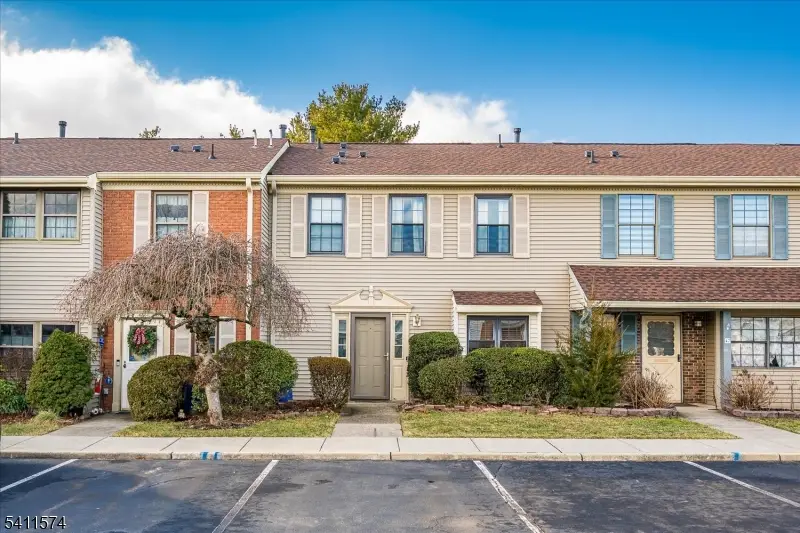 46 Carlisle Ct, Franklin, NJ 08873 - #1