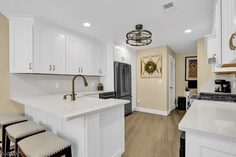 105 Riveredge Dr, Chatham Township, NJ 07928 - #3