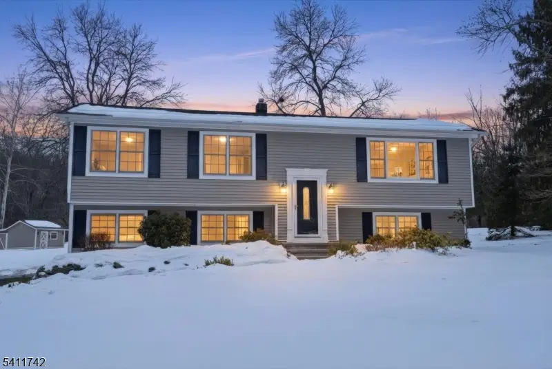 521 Cokesbury Rd, Clinton, NJ 08801 - #2