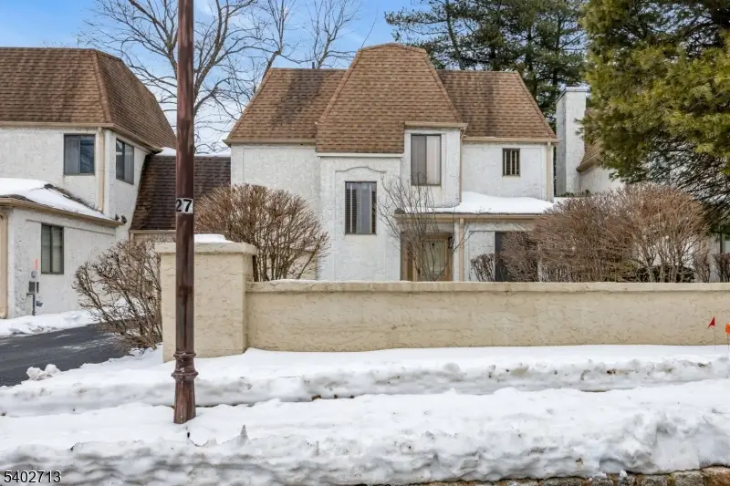 89 Park Gate Dr, Edison, NJ 08820 - #1