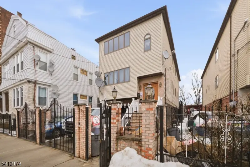 595 N 5th St, Newark, NJ 07107 - #2