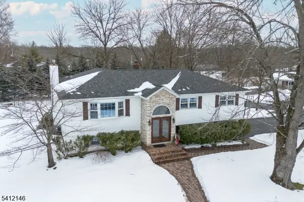 17 Iron Forge Rd, Parsippany-Troy Hills Twp., NJ 07854