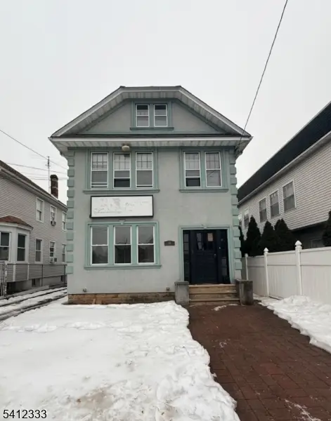 18 Hussa St, Linden, NJ 07036 - #1