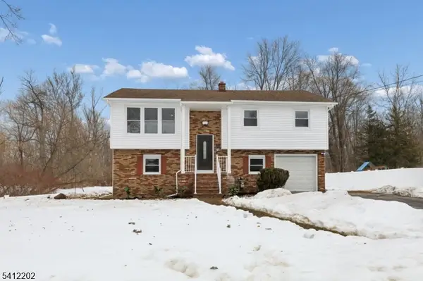 33 Glenbrook Rd, Ogdensburg Boro, NJ 07439