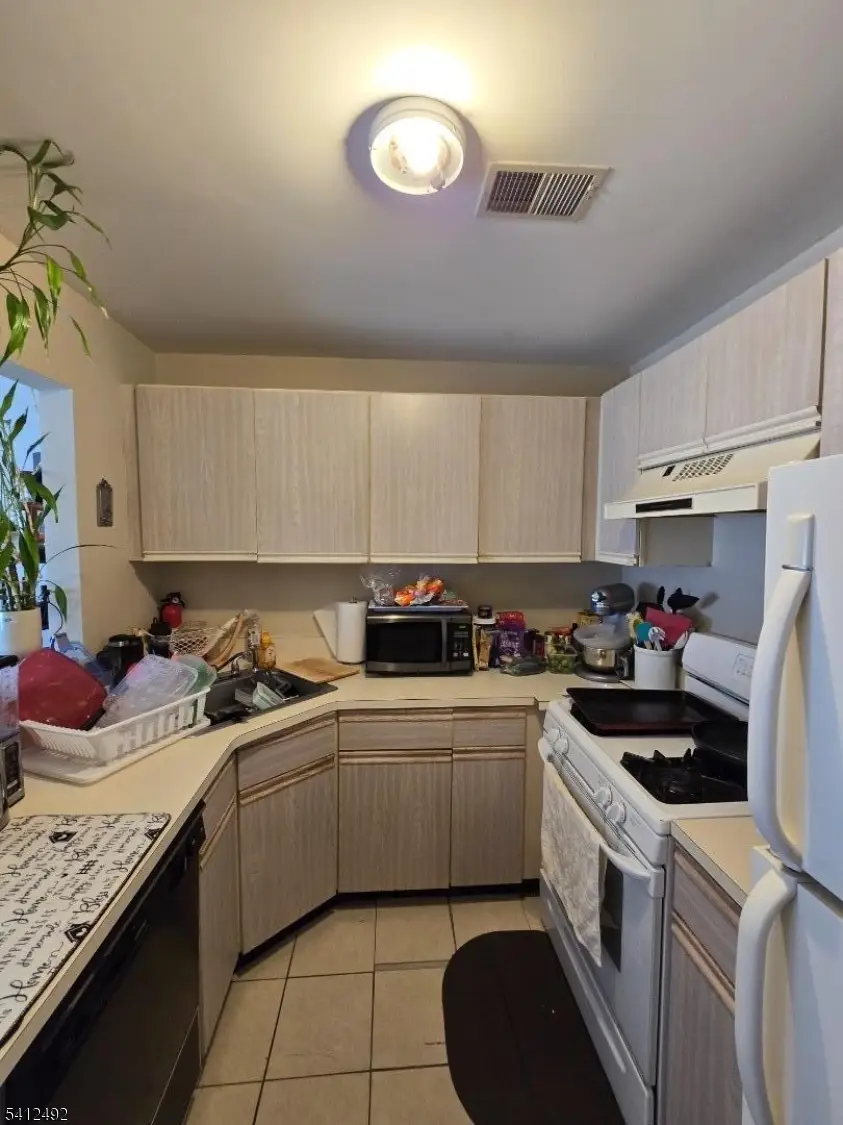 50 Tanglewood Ct, South Brunswick, NJ 08852 - #1