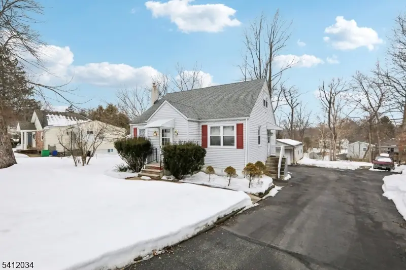 86 Kakeout Rd, Butler, NJ 07405 - #1