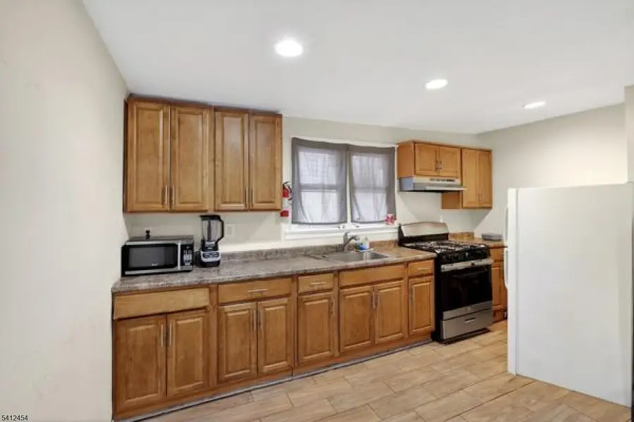 527 Valley St, City Of Orange, NJ 07050 - #3