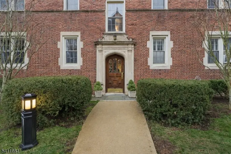 133 Summit Ave #16, Summit, NJ 07901 - #2